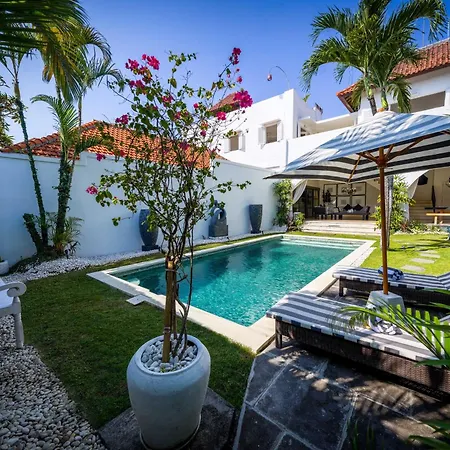 Villa Rae - Seminyak - Legian Luxury 3 Bedroom 3 Bathroom Villa - Great Location